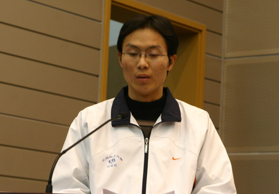 学生代表朱浩发言学生代表张凌燕发言学生代表张伟发言杜玉波书记