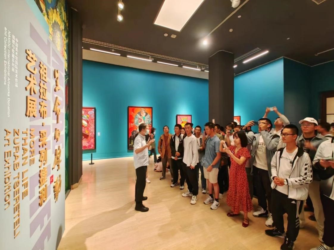师学院/国际通用工程学院组织学生前往中国美术馆参观艺术展