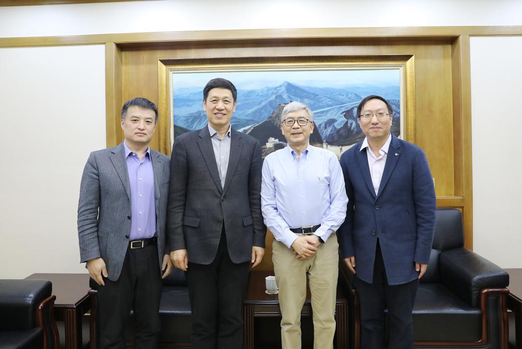 徐惠彬、张广、吕金虎与郑南宁院士亲切会见 徐惠彬、张广、吕金虎与郑南宁院士亲切会见