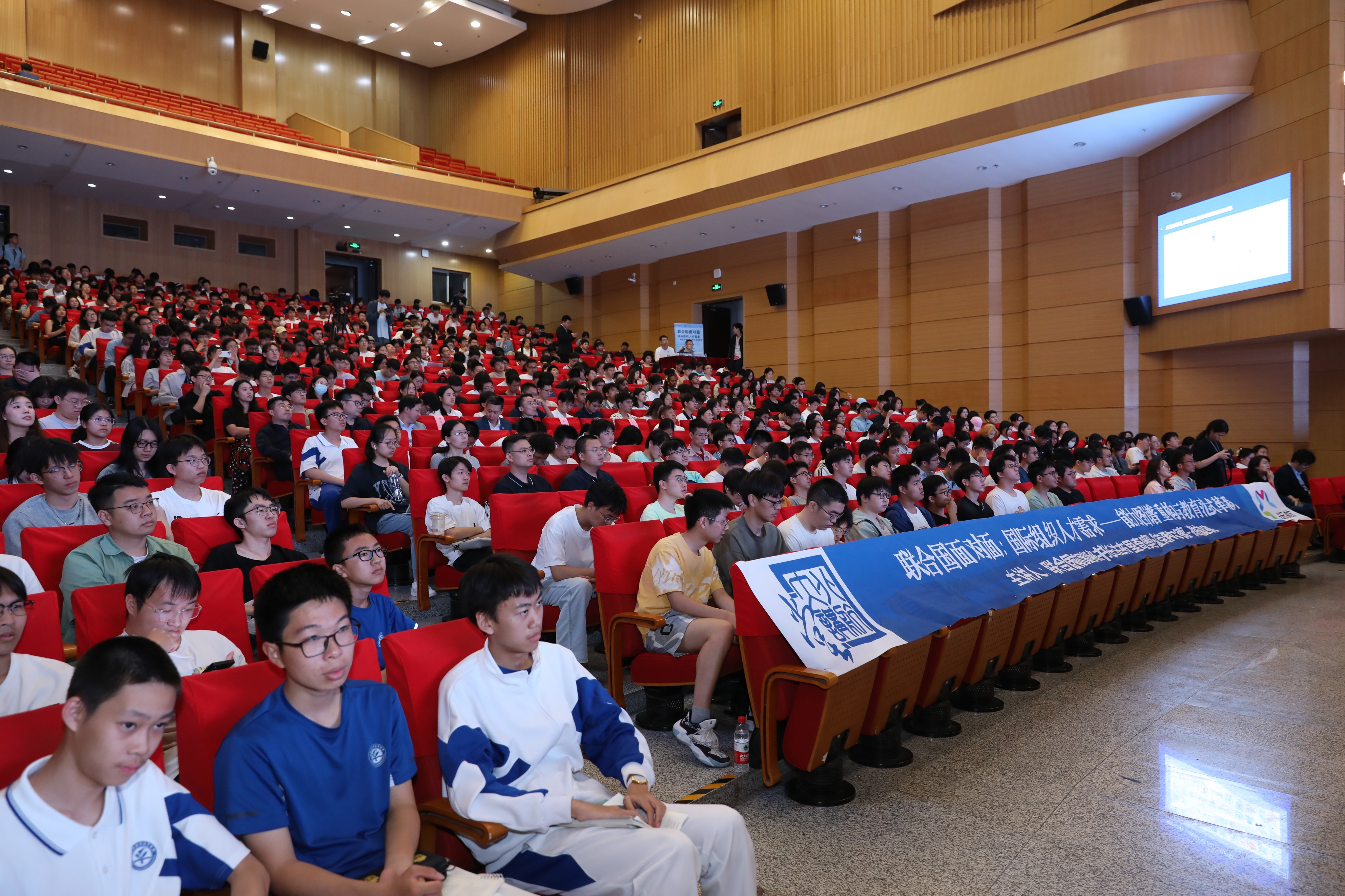 GAO_9583-opq3661685097.jpg
